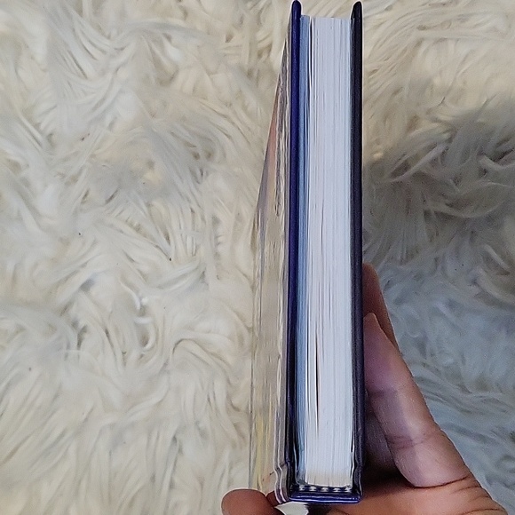 Dog Man Twenty Thousand Fleas Under the Sea Hardback book - Picture 2 of 8